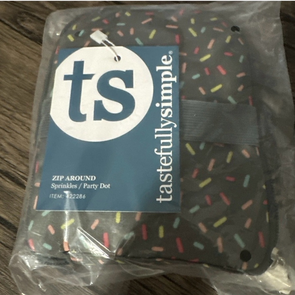 Tastefully Simple cloth grocery tote ••read description ••